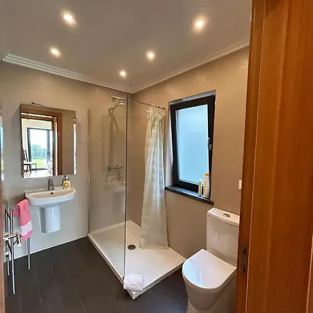 Feriehus Charming House With Garden In