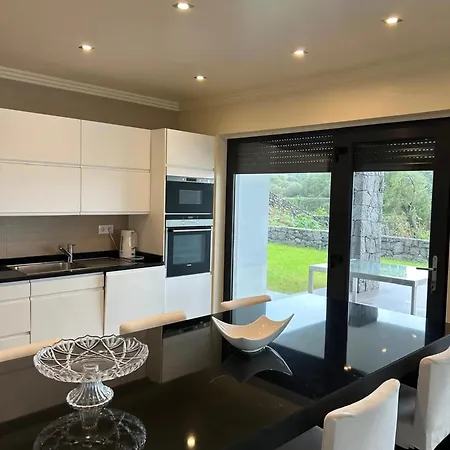 Charming House With Garden In Feriehus *