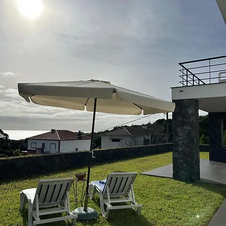 Charming House With Garden In