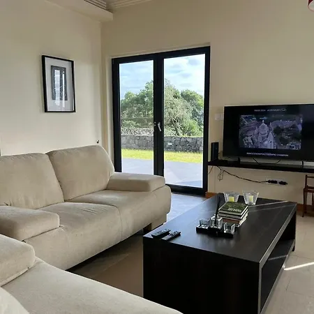 Charming House With Garden In