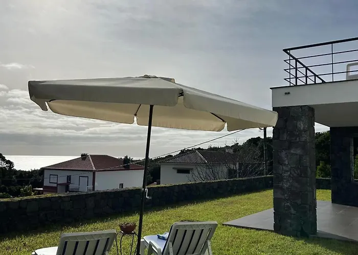 Charming House With Garden In