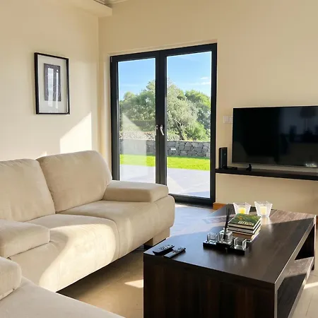 Charming House With Garden In Angra do Heroísmo