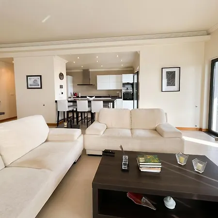 Charming House With Garden In Angra do Heroísmo