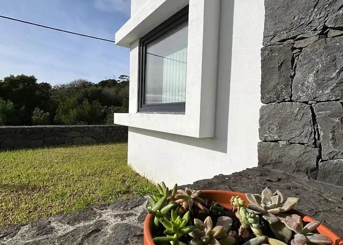 Charming House With Garden In