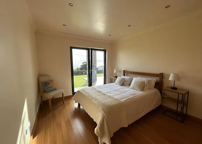 Charming House With Garden In *